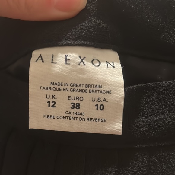 Long pleated Black Skirt - Picture 7 of 9